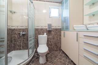 Апартаменты Apartments Vukšić Свети-Стефан Апартаменты с 3 спальнями и видом на море-6